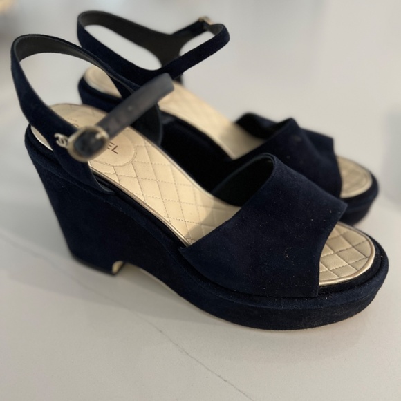 CHANEL Blue Suede Platform Wedge CC Sandals - Picture 5 of 13